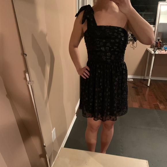 Divided dress - Picture 3 of 4